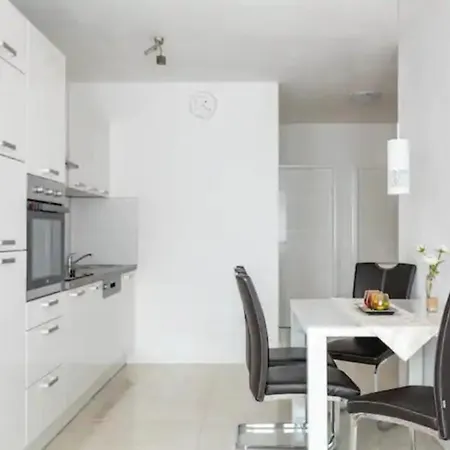 Sena Apartment *